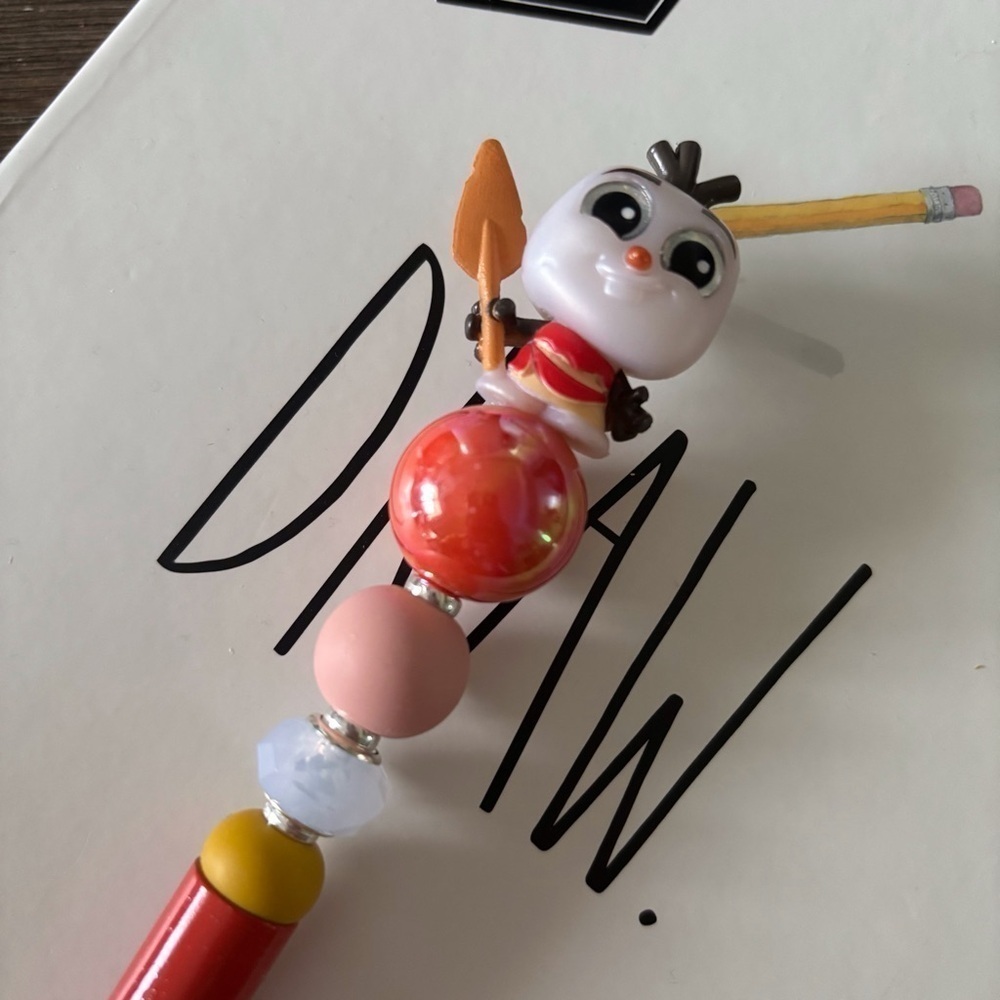 Disney Doorables: Olaf Retells: Moana: Moana handmade beaded pen